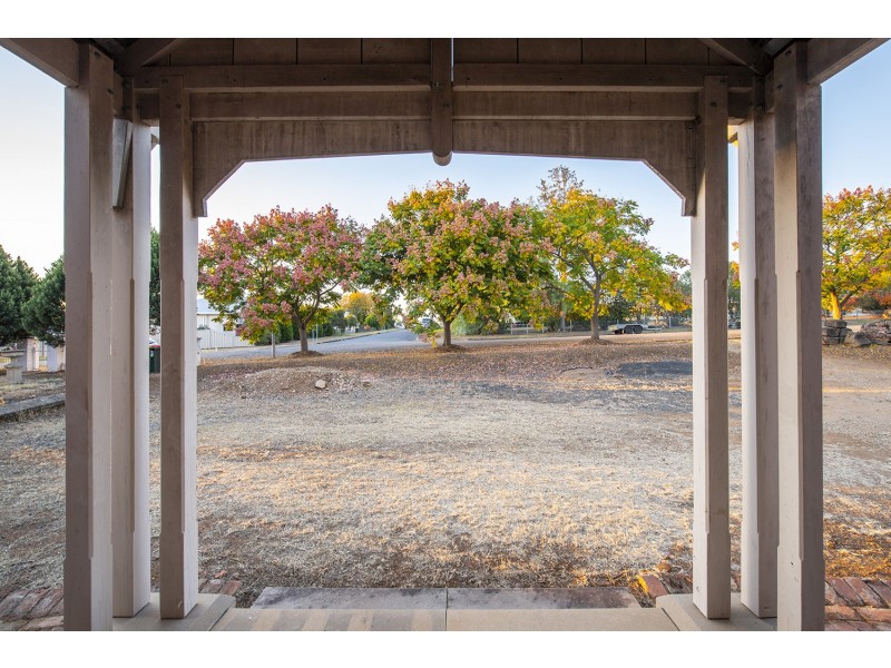 11 Smith Street, Scone NSW 2337