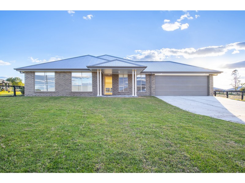 13 Somerset Place, Scone NSW 2337