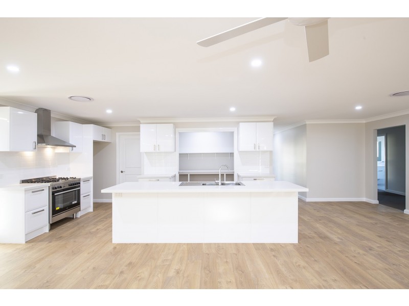 13 Somerset Place, Scone NSW 2337