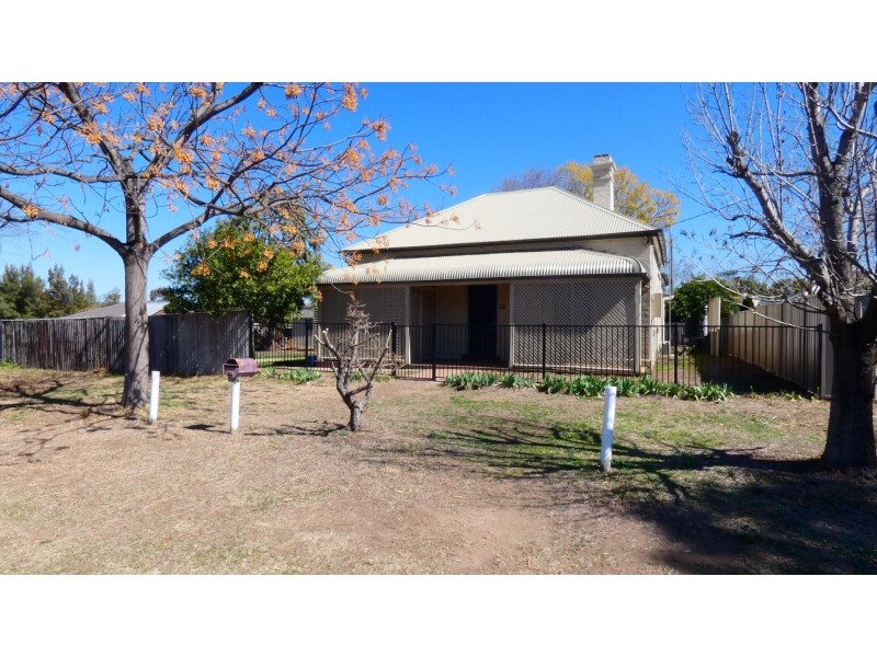81 Guernsey Street, Scone NSW 2337