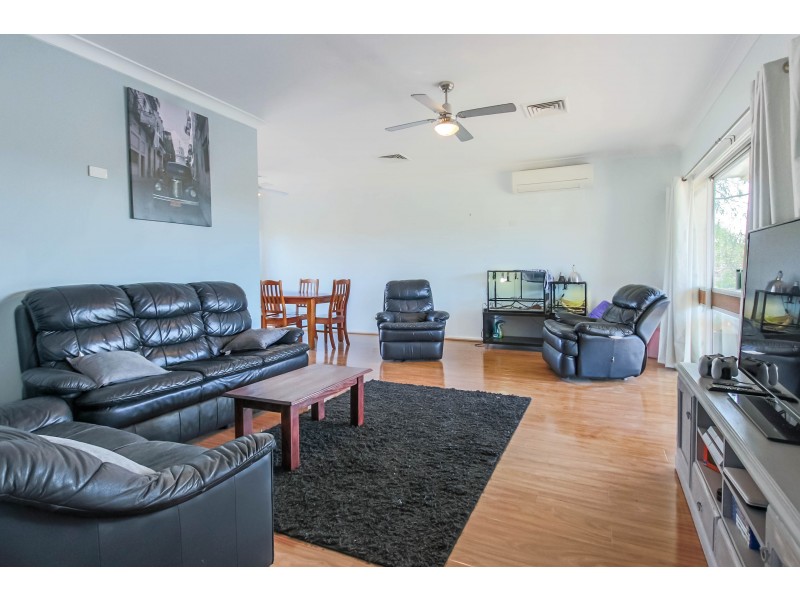 8 Bronte Crescent, Muswellbrook NSW 2333