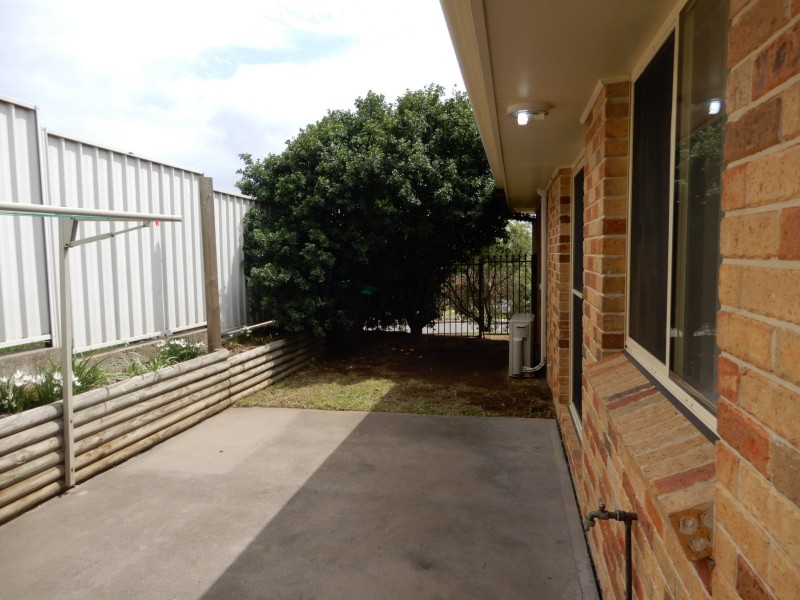 2/1 Coolibah Close, Muswellbrook NSW 2333