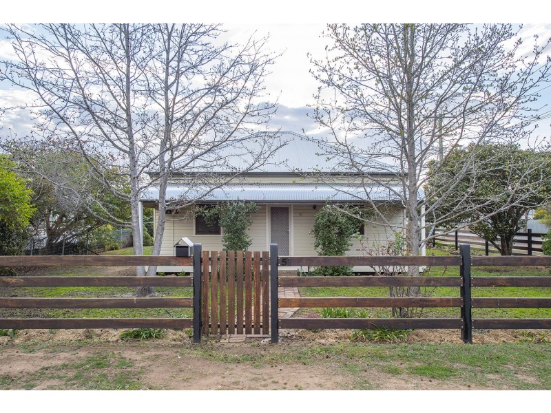 51 Waverley Street, Scone NSW 2337