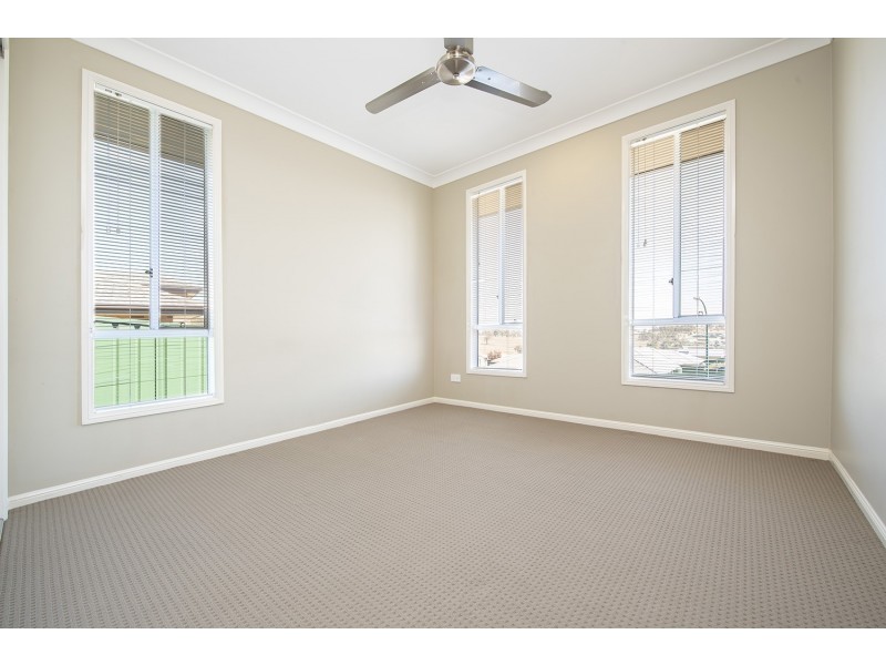 2/2 Chivers Circuit, Muswellbrook NSW 2333