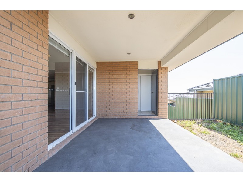 2/2 Chivers Circuit, Muswellbrook NSW 2333