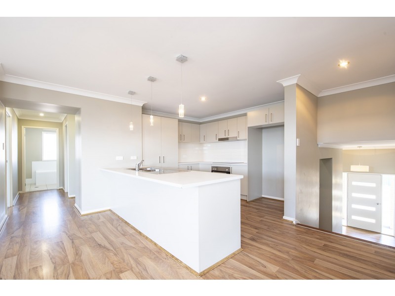 2/2 Chivers Circuit, Muswellbrook NSW 2333