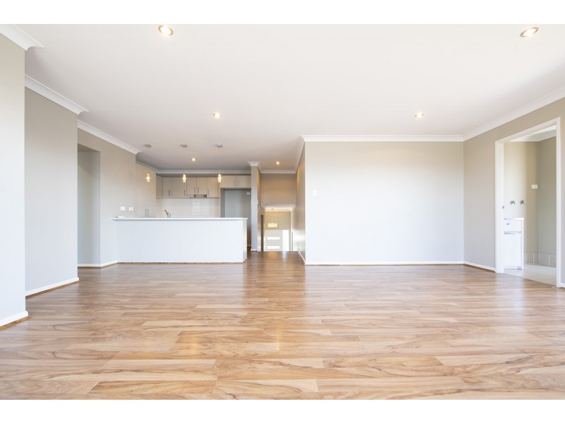 2/2 Chivers Circuit, Muswellbrook NSW 2333