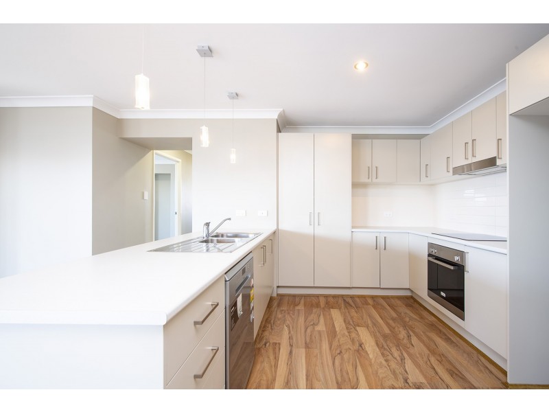 2/2 Chivers Circuit, Muswellbrook NSW 2333