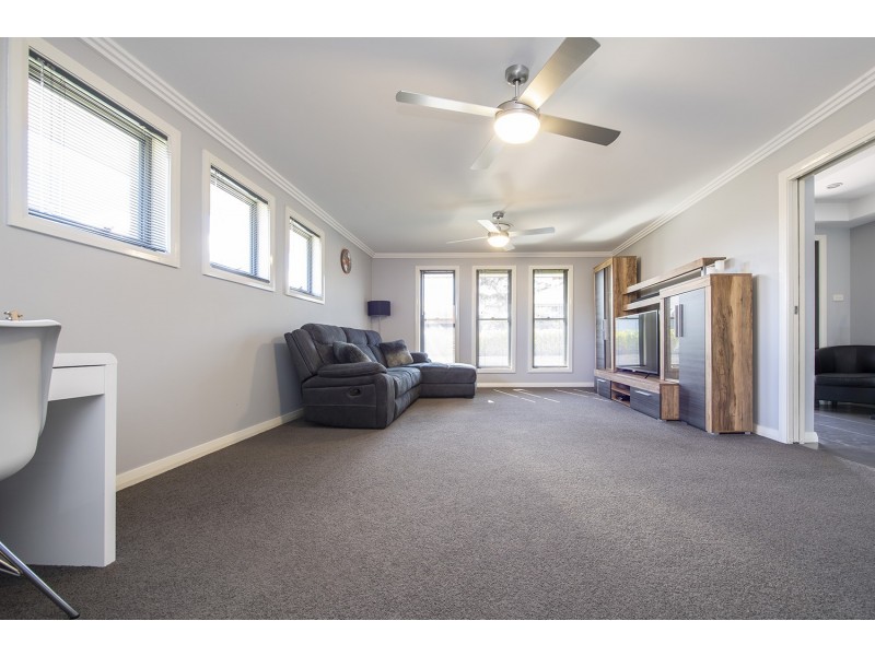 37 Dixon Circuit, Muswellbrook NSW 2333