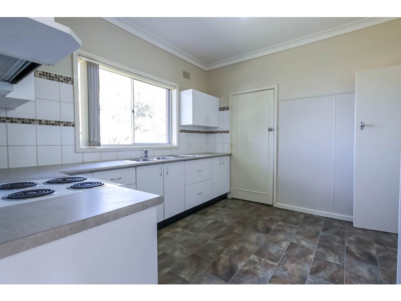 14 Thompson Street, Muswellbrook NSW 2333