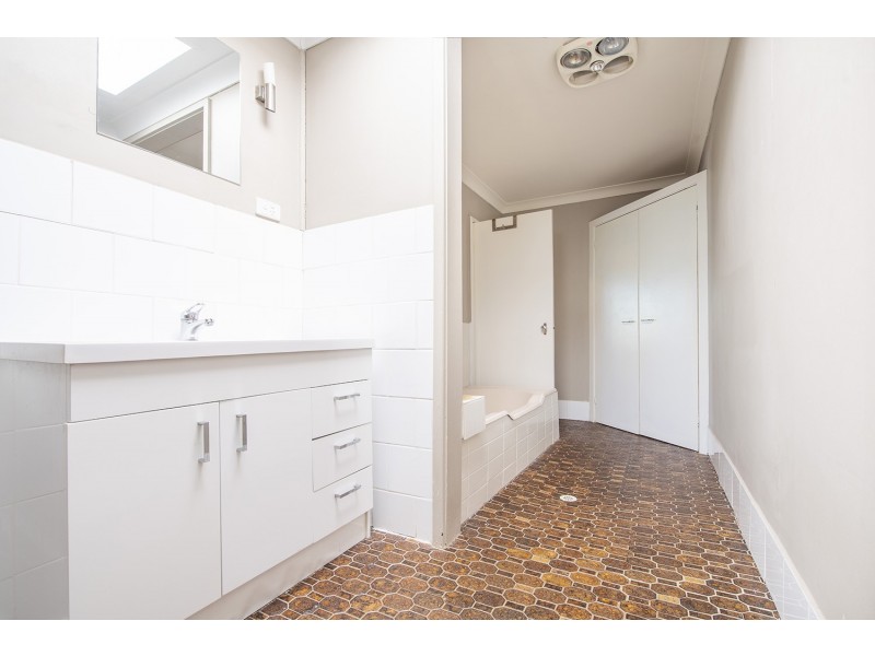 45 Anzac Parade, Muswellbrook NSW 2333