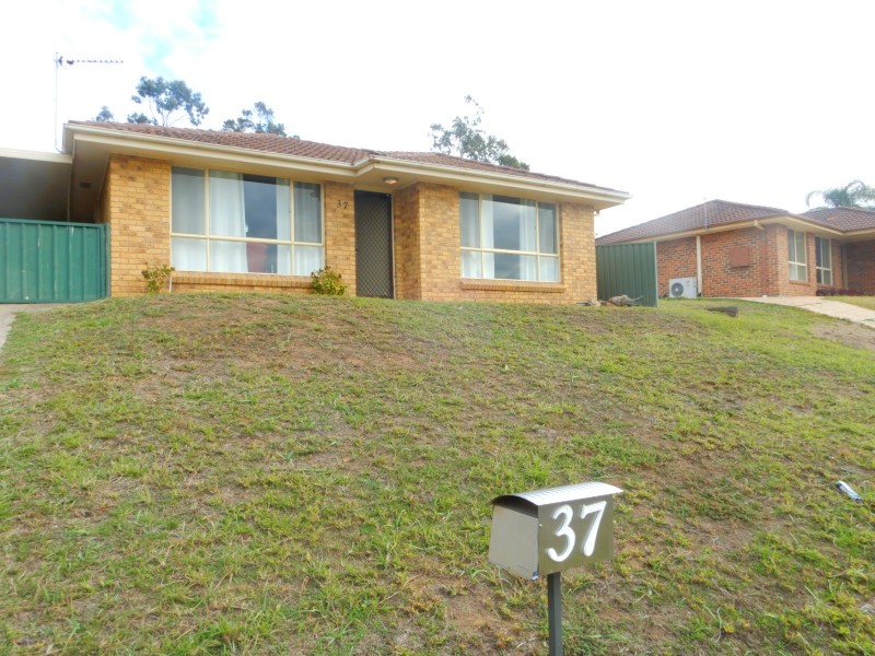 37 Calgaroo Avenue, Muswellbrook NSW 2333