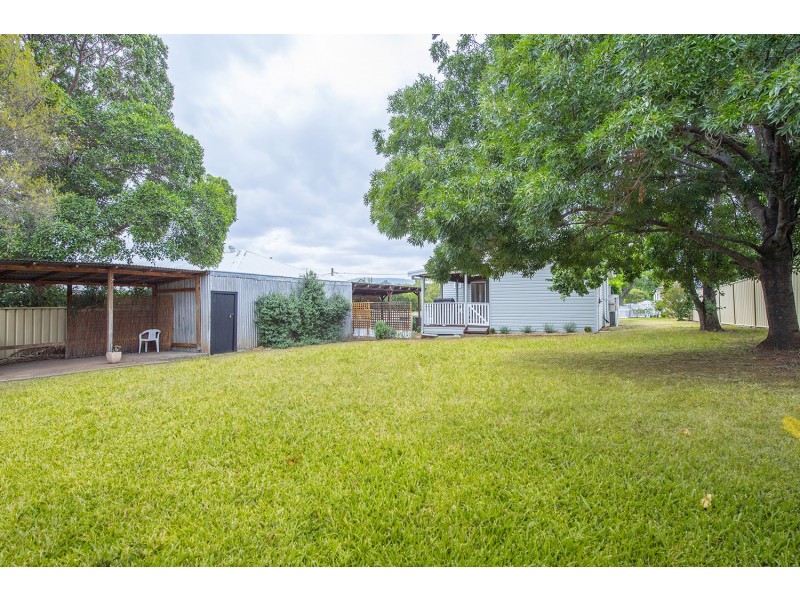 24 Roger Street, Muswellbrook NSW 2333