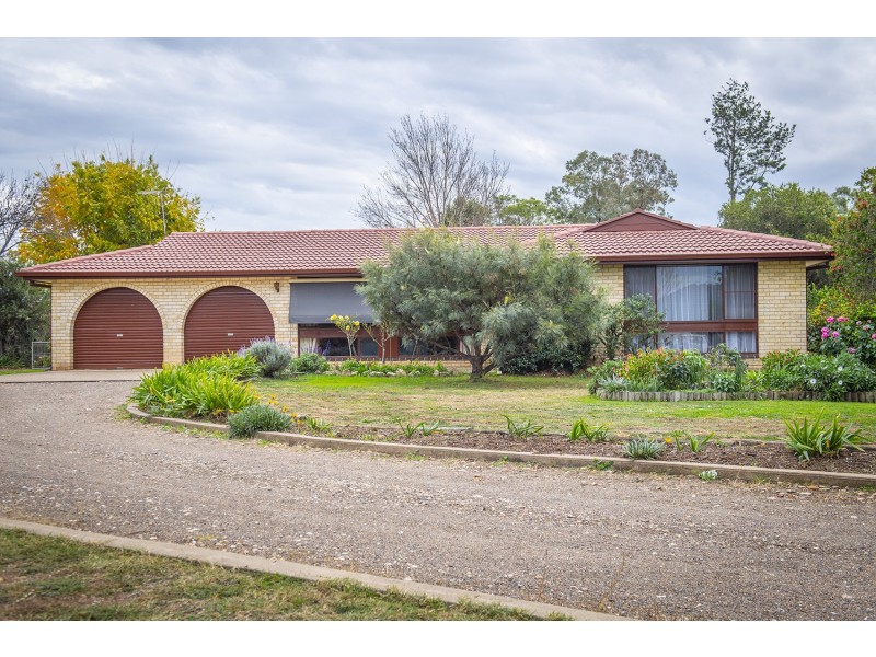 16 Davies Street, Scone NSW 2337