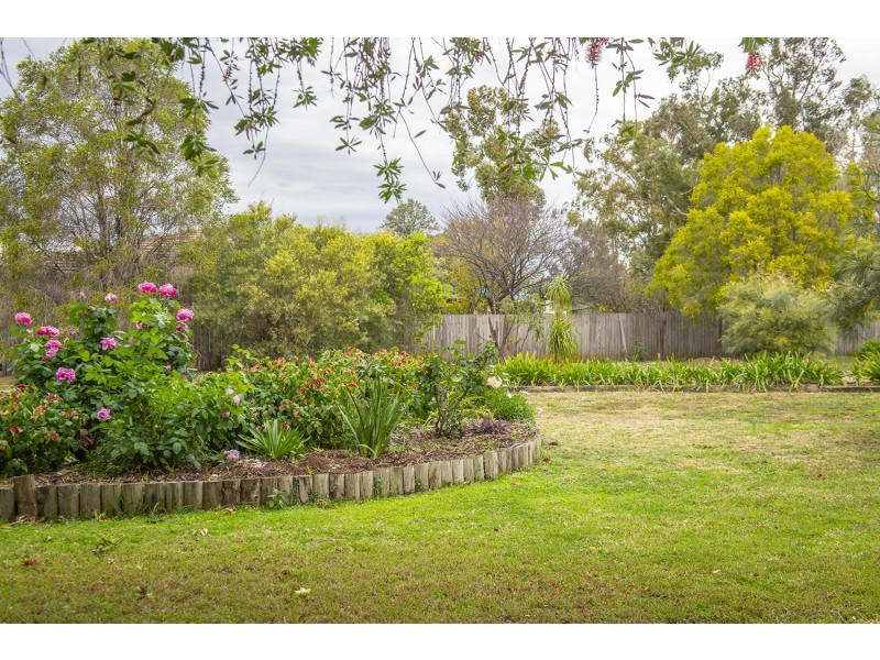 16 Davies Street, Scone NSW 2337