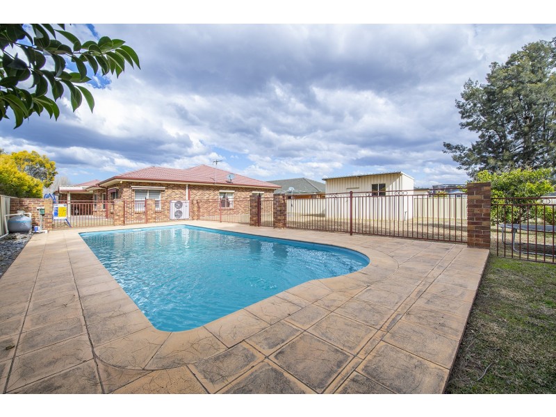 6 St Andrews Place, Muswellbrook NSW 2333