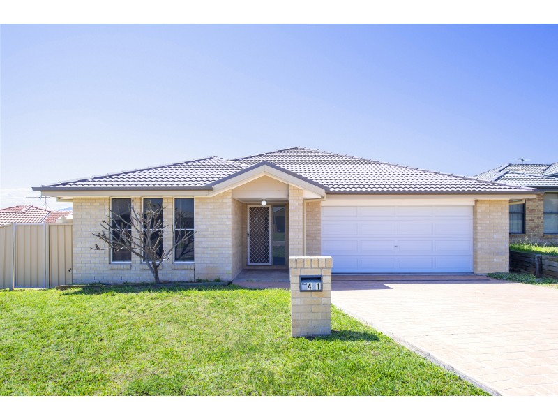 1/4 Northerly Close, Muswellbrook NSW 2333