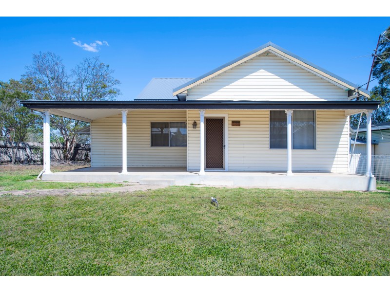 137 Susan Street, Scone NSW 2337