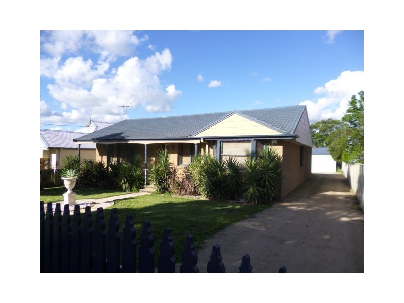 33 Bligh Street, Muswellbrook NSW 2333