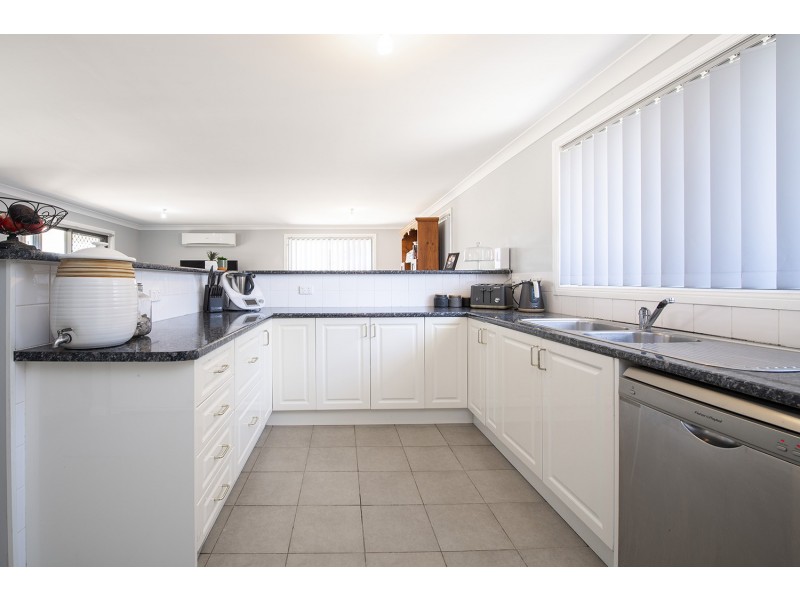 10 Alexander Close, Aberdeen NSW 2336