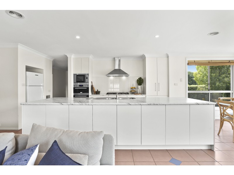 24 Bronwyn Place, Bowral NSW 2576