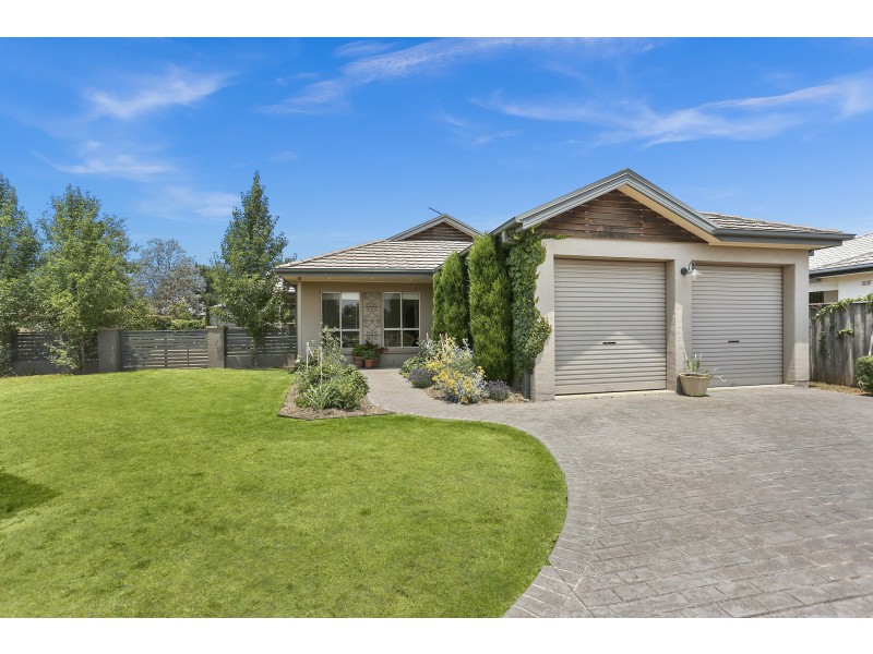 24 Bronwyn Place, Bowral NSW 2576