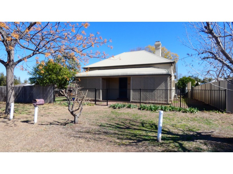 81 Guernsey Street, Scone NSW 2337