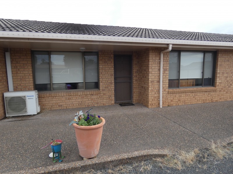 2/15 Kenilworth Street, Denman NSW 2328