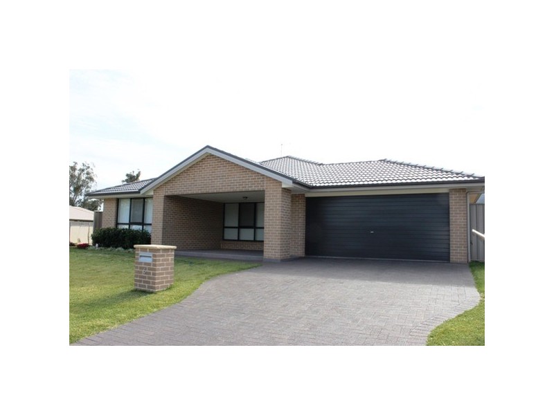 6 Almond Street, Denman NSW 2328