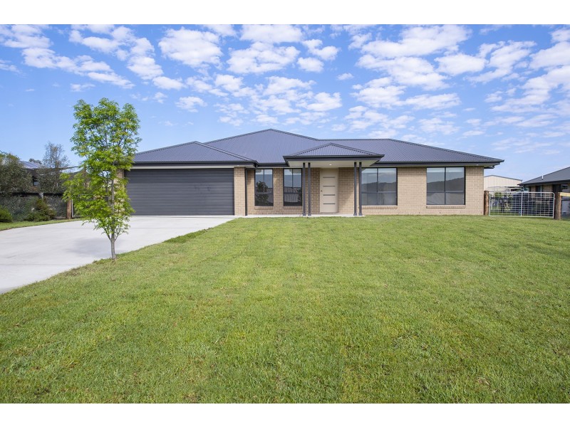 5 Somerset Place, Scone NSW 2337