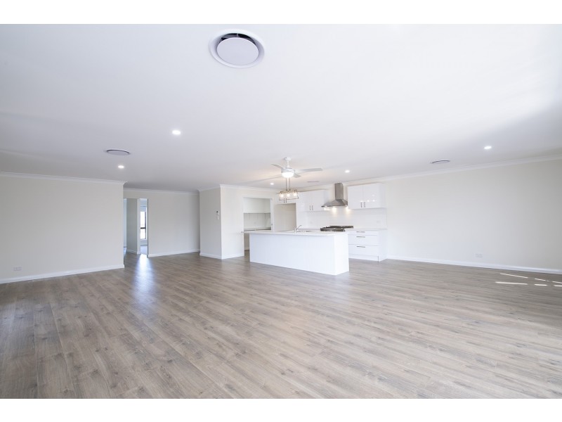 5 Somerset Place, Scone NSW 2337