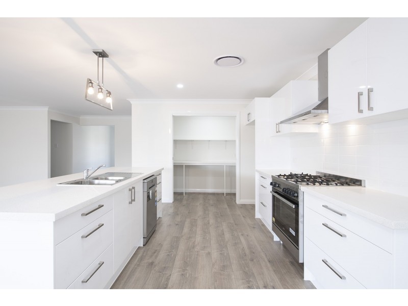 5 Somerset Place, Scone NSW 2337