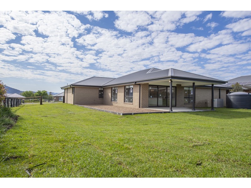 5 Somerset Place, Scone NSW 2337