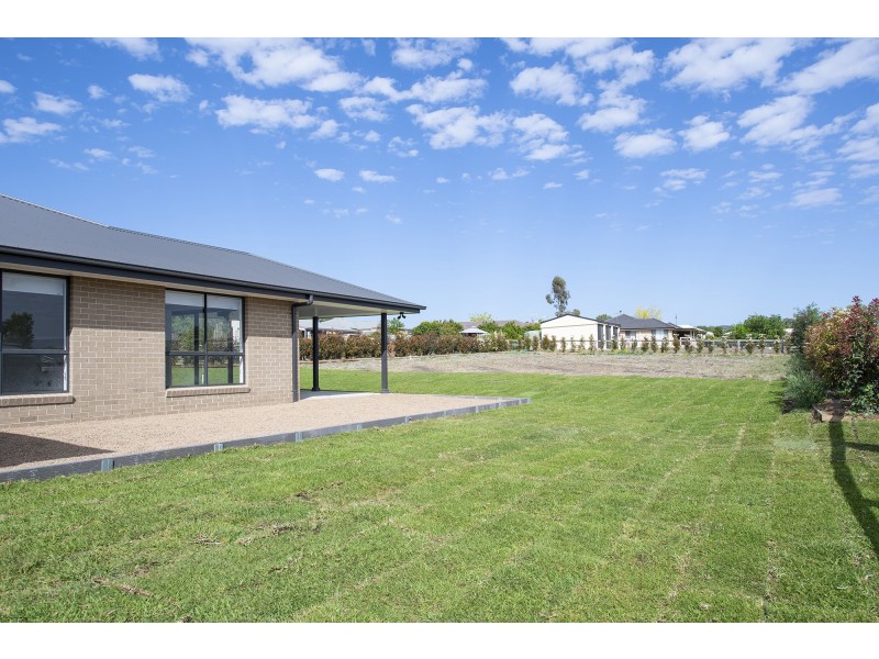 5 Somerset Place, Scone NSW 2337