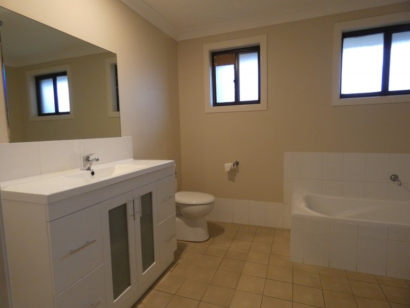 6 Almeria Glen, Muswellbrook NSW 2333