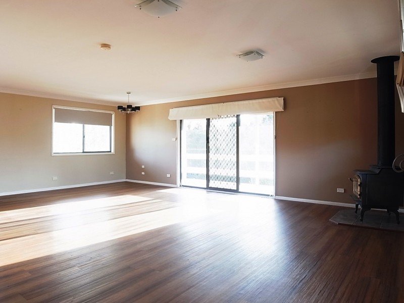 14 Abercairney Terrace, Aberdeen NSW 2336