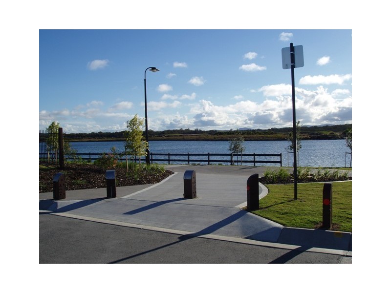 15 Tiller Street, Kawana Waters QLD 4575