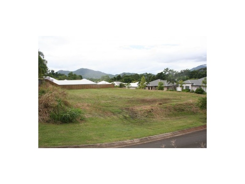 2 Gaway Street, Caravonica QLD 4878