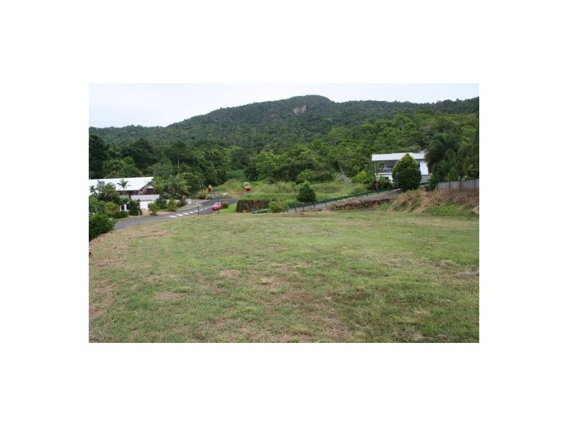 2 Gaway Street, Caravonica QLD 4878