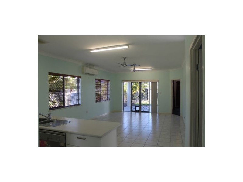 3 Colombia Street, White Rock QLD 4868