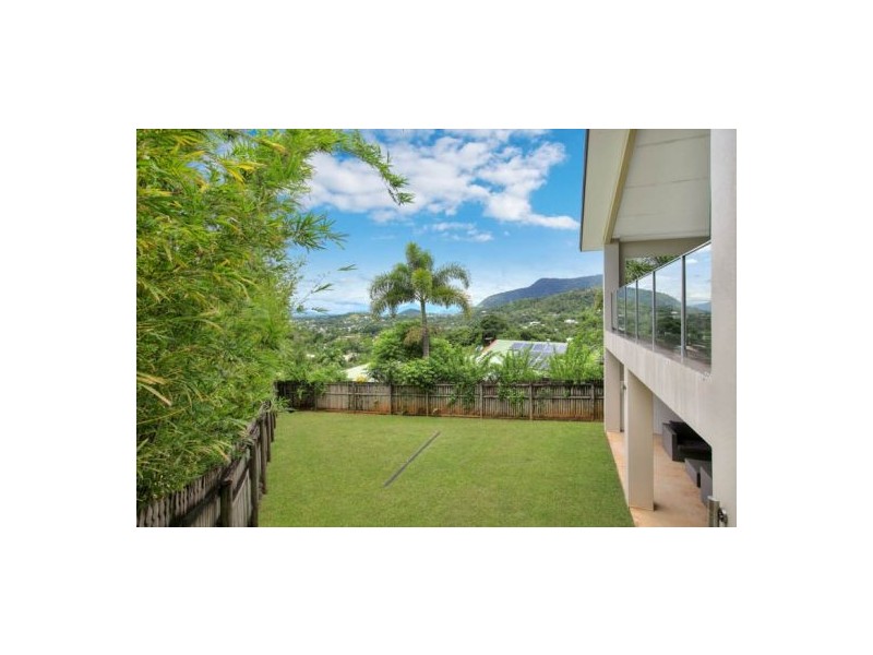 18 Cambanoora Street, Mooroobool QLD 4870