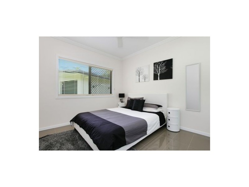18 Cambanoora Street, Mooroobool QLD 4870