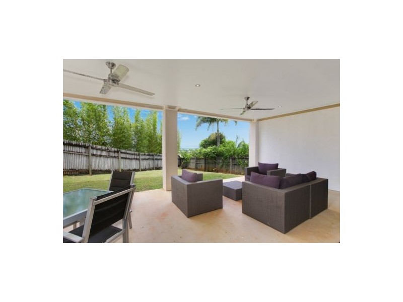 18 Cambanoora Street, Mooroobool QLD 4870