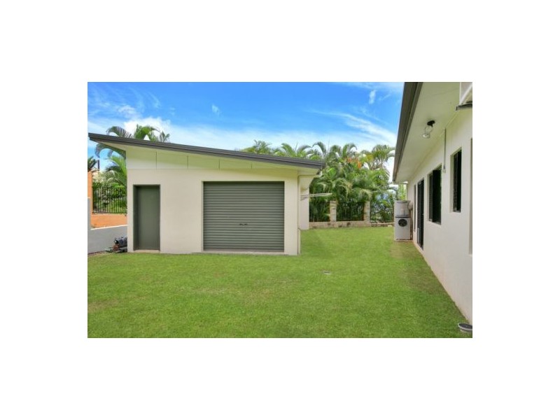 18 Cambanoora Street, Mooroobool QLD 4870