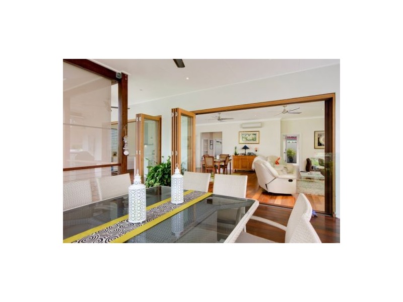 346 Pease Street, Edge Hill QLD 4870