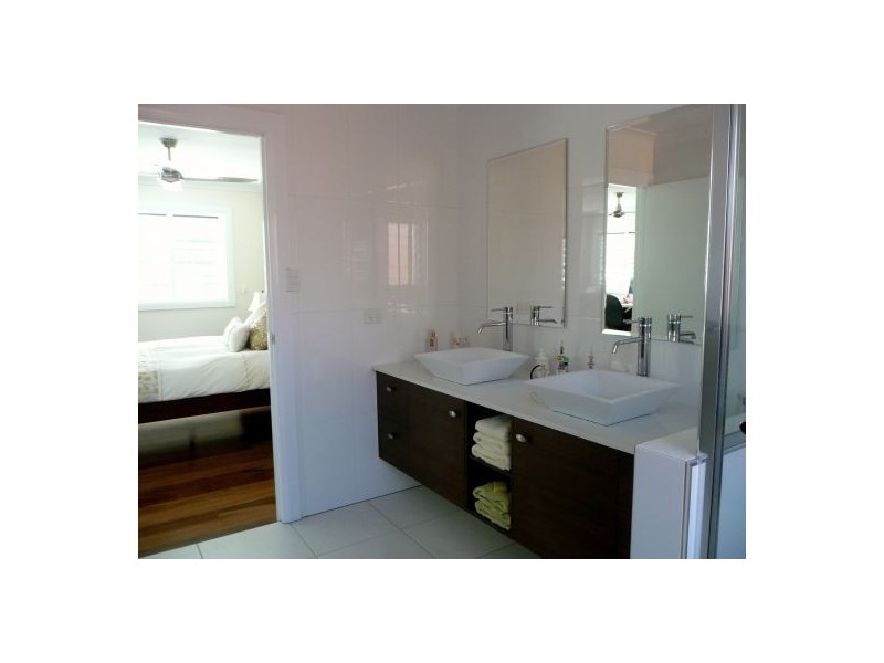 346 Pease Street, Edge Hill QLD 4870