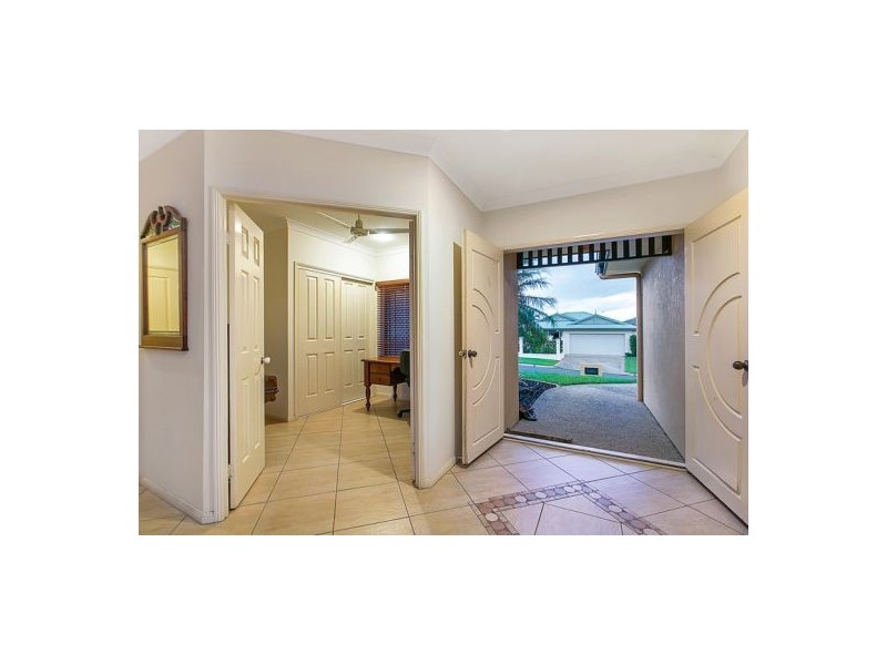 3 Vauclause Close, Brinsmead QLD 4870