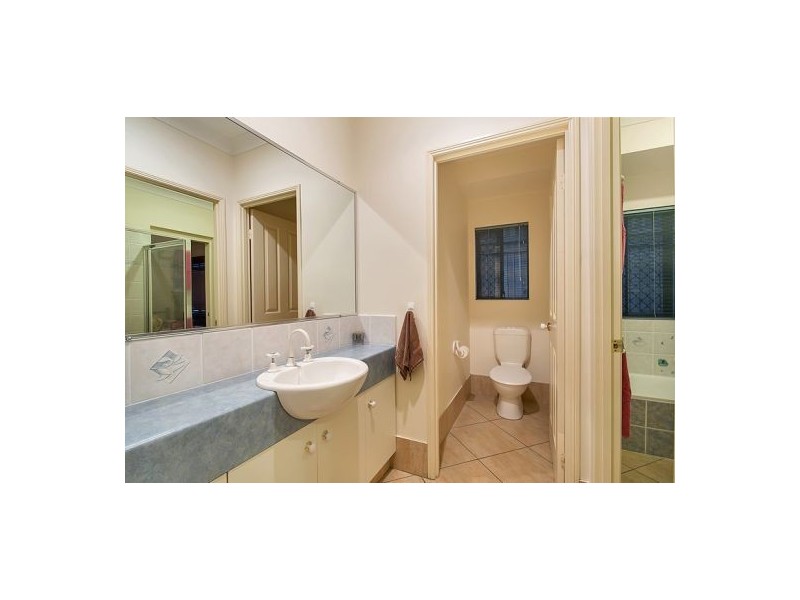 3 Vauclause Close, Brinsmead QLD 4870