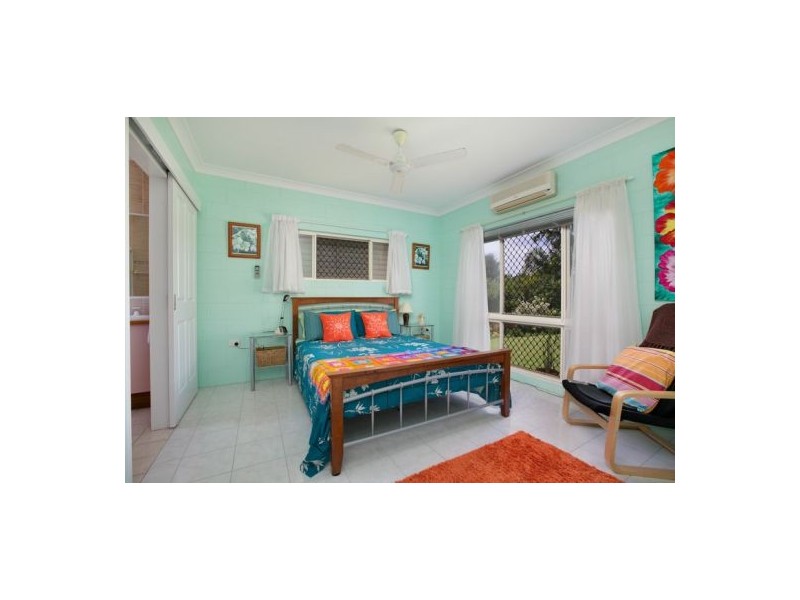 4 Daintree Close, Mount Sheridan QLD 4868