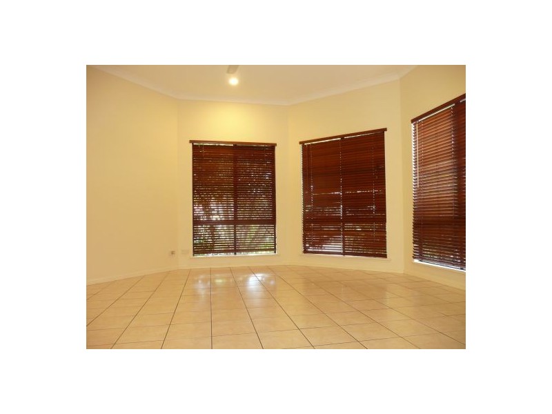 10 Beck Close, Bentley Park QLD 4869